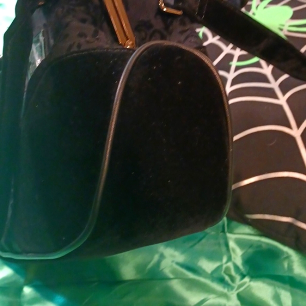 KILLSTAR BANSHEE HANDBAG HANDELS AND CROSSBODY STRAP VELVET STRAPS AND HANDEL - Picture 12 of 17